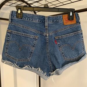 Vintage Levi’s high waisted shorts